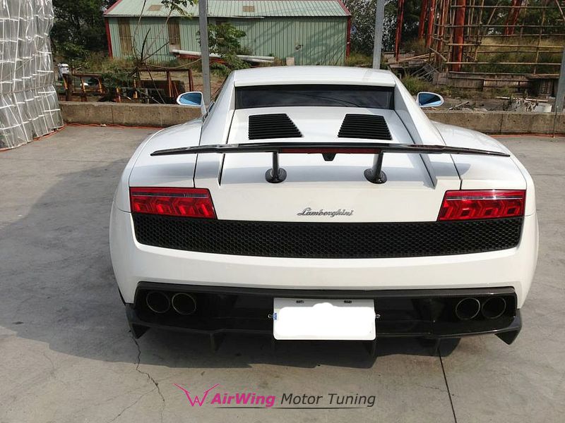 Lamborghini LP560 - LP570 Carbon diffuser 1.jpg